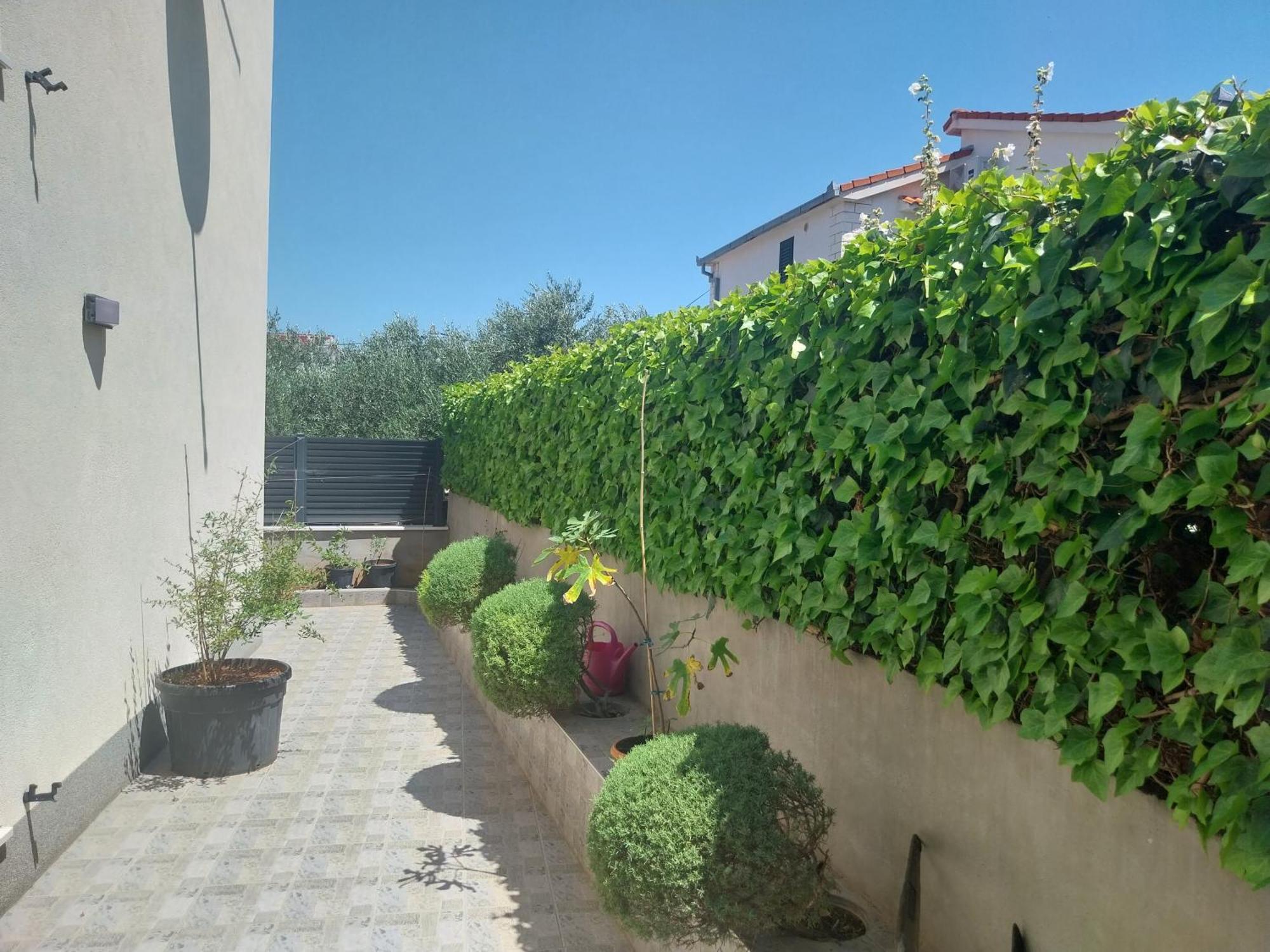 Villa Guliver Слатине Екстериор снимка